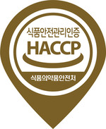 꽃이 피는 시기에 따라 전국의 산지를 이동하며 수확한 꿀로 100% 국내산 벌꿀만 담았습니다.