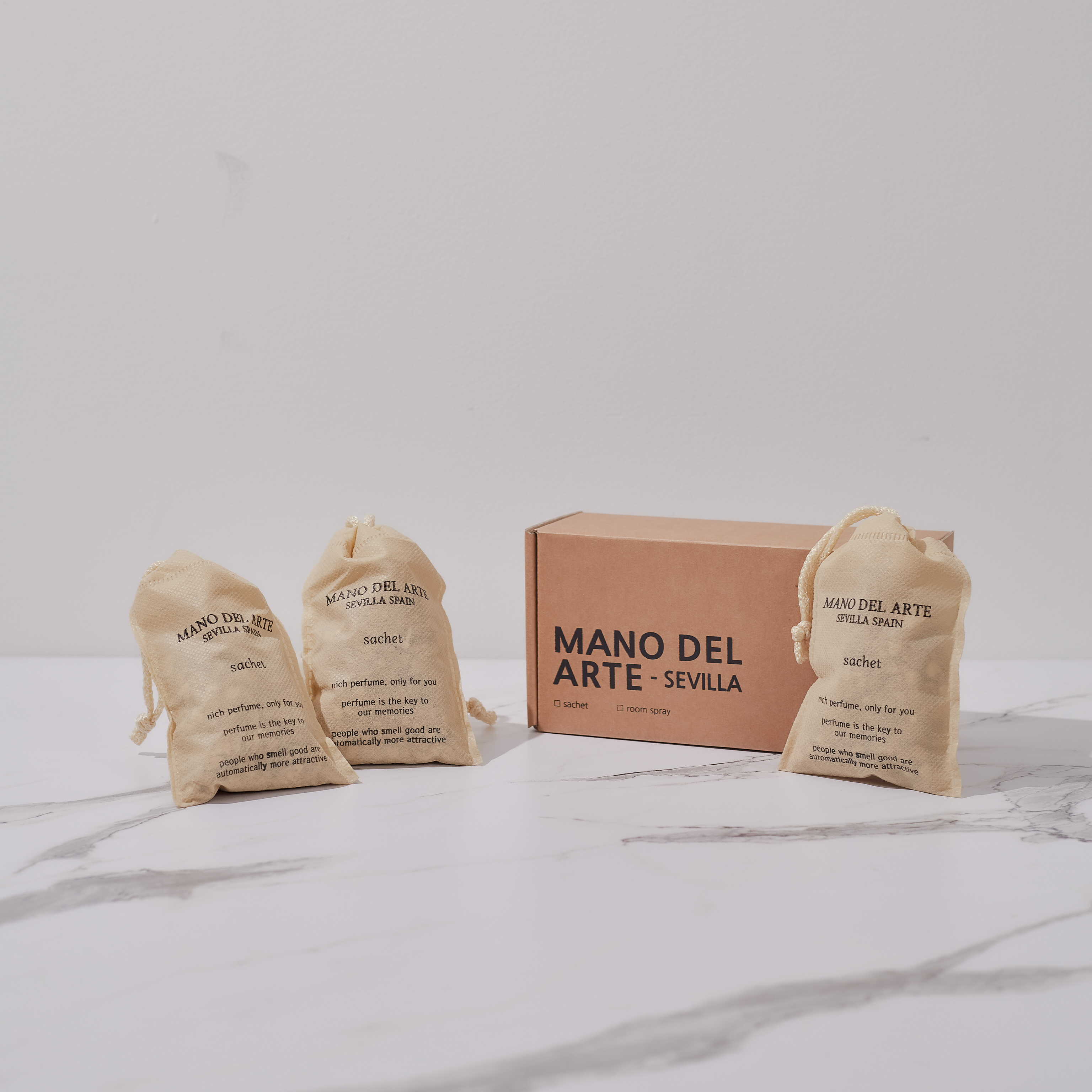 샤쉐 옷장 방향제 탈취 냄새제거 사쉐 걸이형 방향제 블랙베리앤베이, 25g, 3개