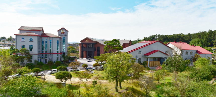 선물하기 좋은 더비 꿀 스틱 선물세트는 
꿀 스틱을 다 드시고 파우치 활용이 가능합니다.