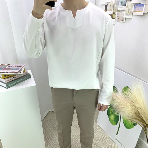 남자 4컬러 오버핏 봄 가을 브이트임넥 스판 기본 무지 긴팔 티셔츠 빅사이즈 - 상세 이미지 2