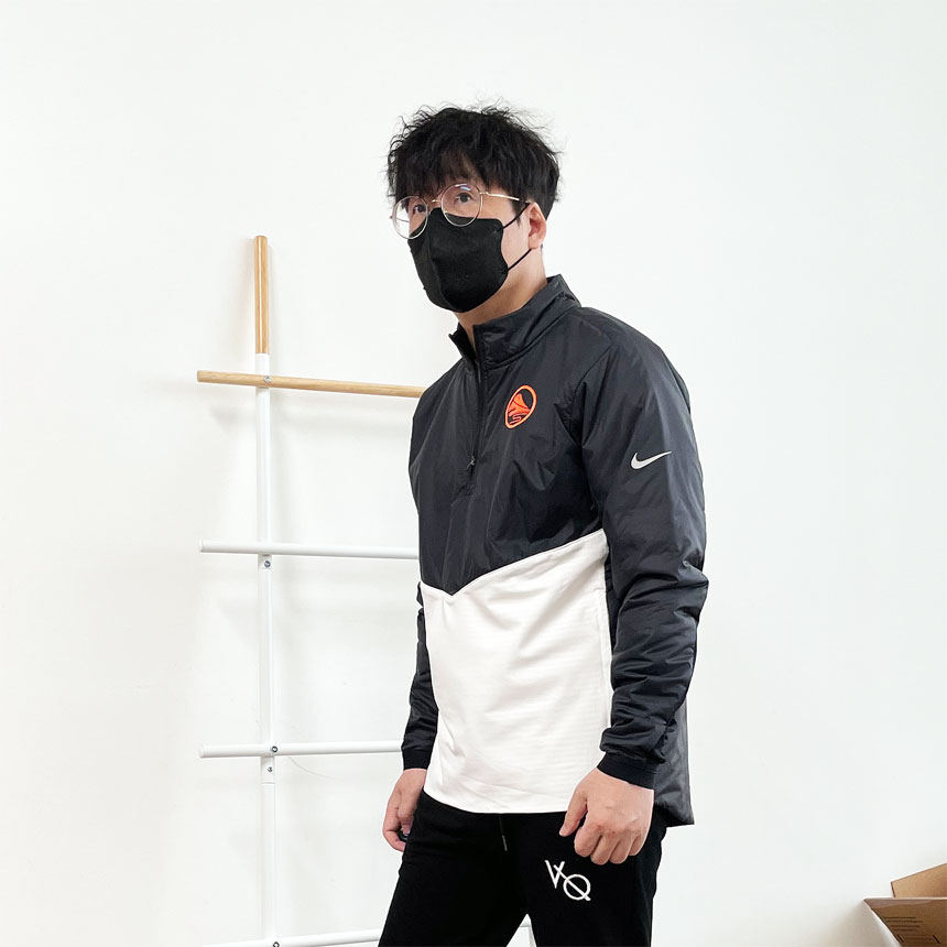 [라스트 사이즈 세일] 나이키 엘리먼트 남자 하프집업 아노락 런닝 바람막이 자켓 CQ7960-010 M Only - 상세 이미지 4