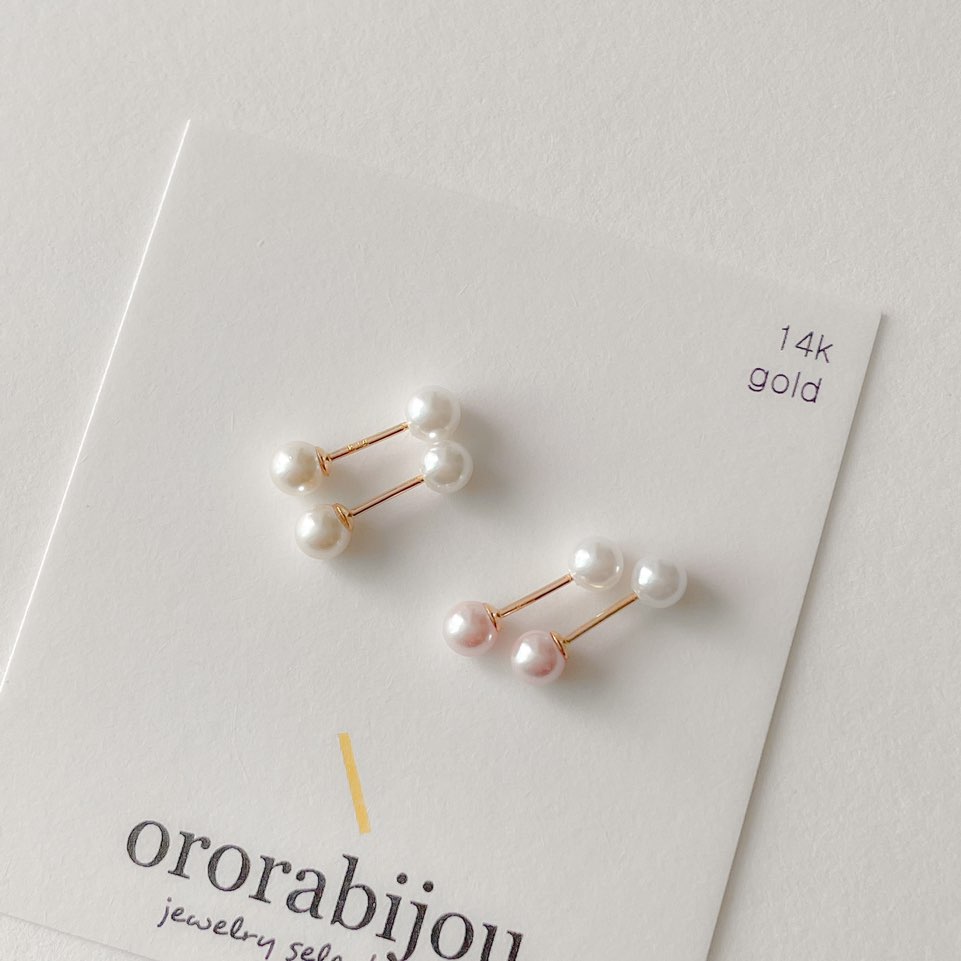 14k 트윈 진주 얇은 피어싱 귀걸이 - 4mm 화이트 핑크 진주 잠금볼 이미지 6