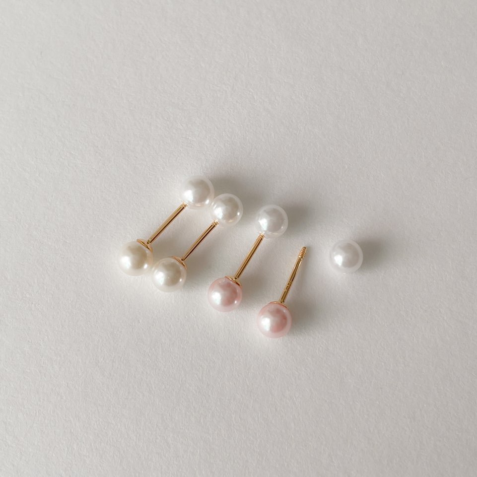 14k 트윈 진주 얇은 피어싱 귀걸이 - 4mm 화이트 핑크 진주 잠금볼 - 상품 이미지