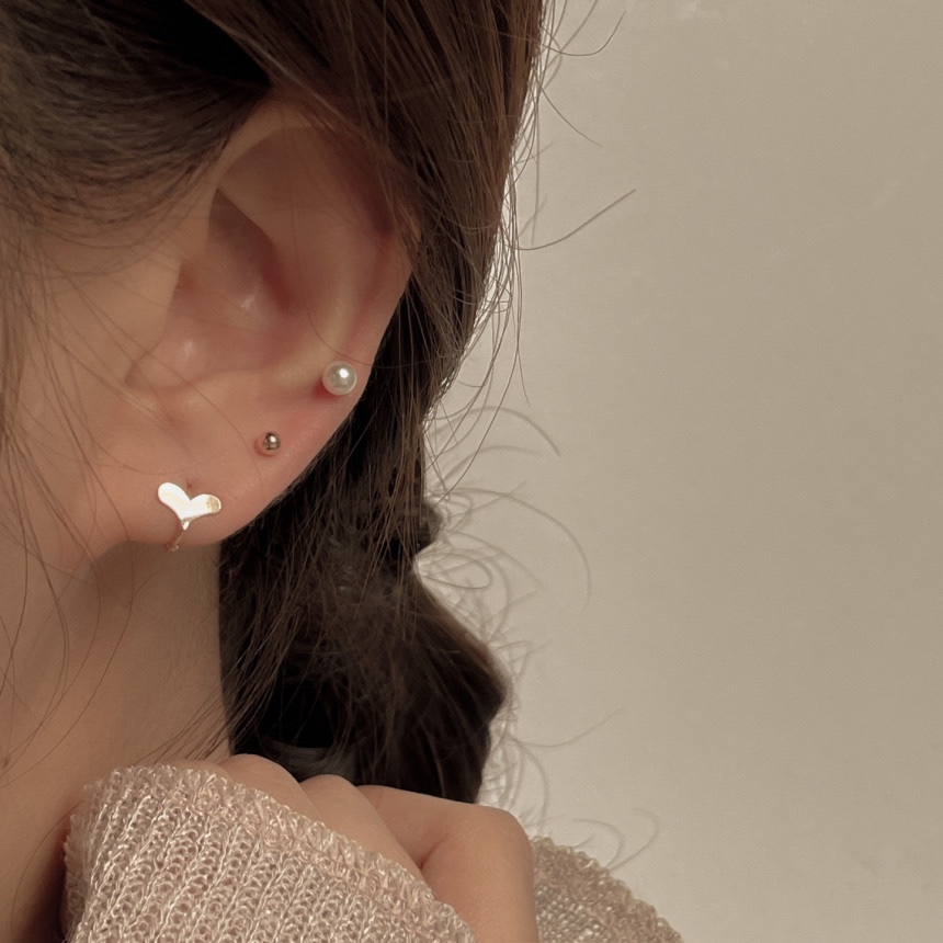 14k 트윈 진주 얇은 피어싱 귀걸이 - 4mm 화이트 핑크 진주 잠금볼 이미지 7