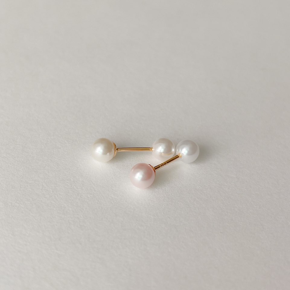 14k 트윈 진주 얇은 피어싱 귀걸이 - 4mm 화이트 핑크 진주 잠금볼 - 상세 이미지 4