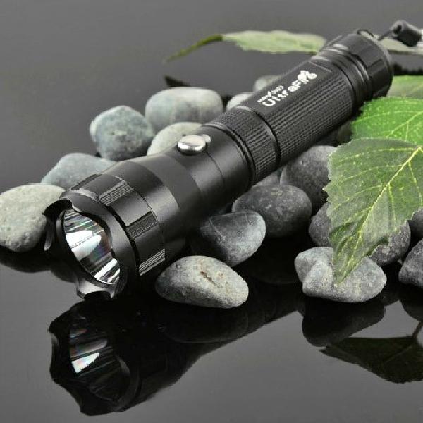 초 강력 후레쉬 고성능 후레쉬 소형 랜턴 밝은 손전등 - 메인 이미지