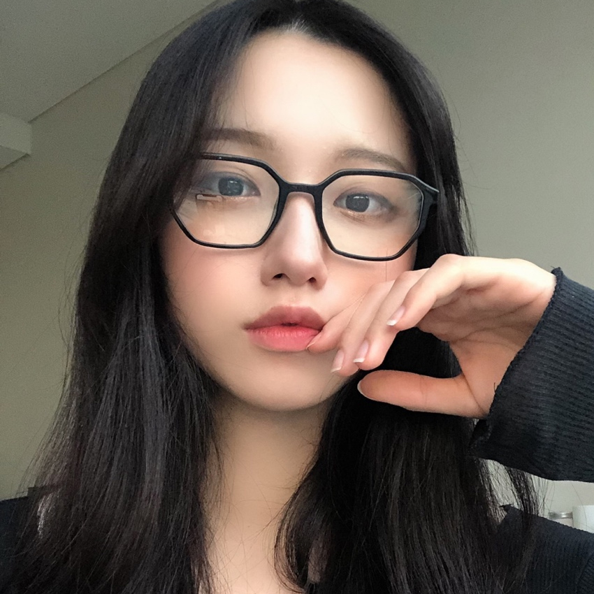 남자 여자 가볍고 얇은 안경 유니크 다각형 사각 투명 블랙 뿔테 - 상세 이미지 4