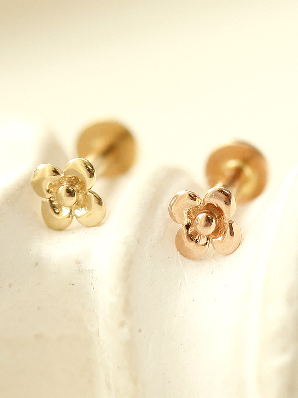 [0.8mm]14K 인터널 미니 나비 플라워 라블렛 피어싱 - 상세 이미지 4