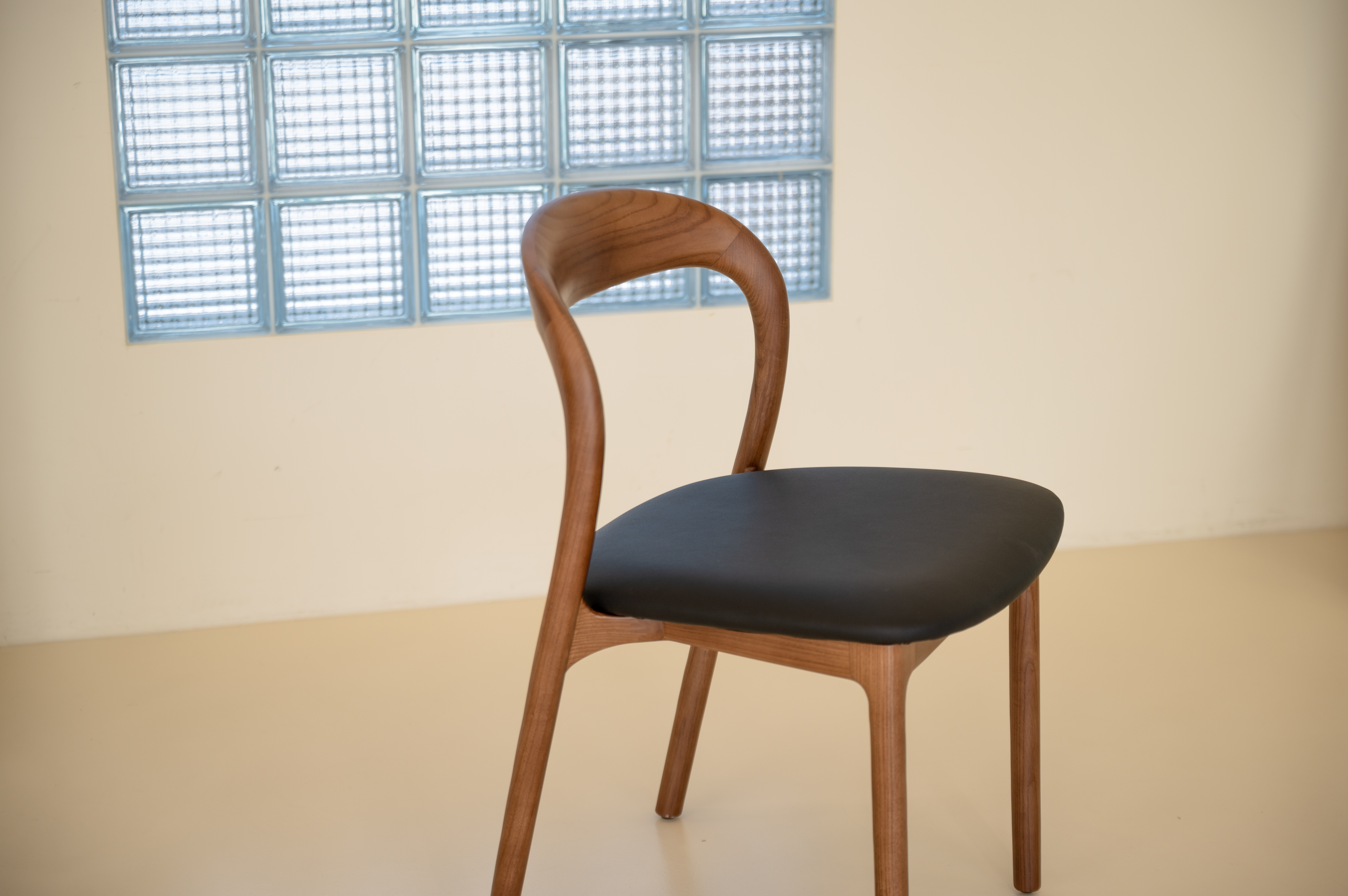 [우드/식탁용] 스탠다드 체어 Y3-22 - Natural, Walnut - 상세 이미지 4
