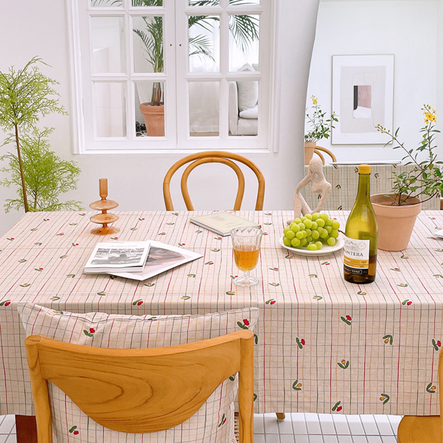 엘리스 튤립 식탁보 방수 테이블보 빈티지체크 캠핑 홈카페 신혼 집들이 화이트 95X110