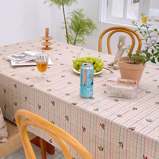엘리스 튤립 식탁보 방수 테이블보 빈티지체크 캠핑 홈카페 신혼 집들이 화이트 95X110