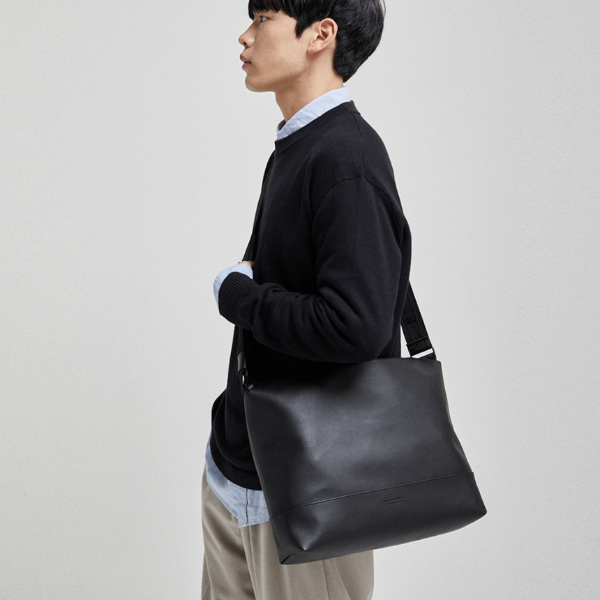 내셔널 퍼블리시티 CARSON HQ 메신저 크로스 백