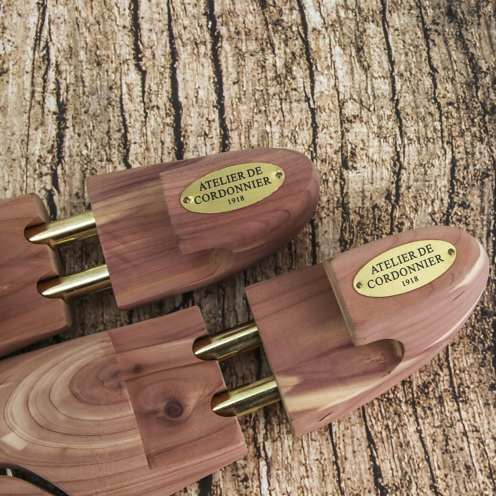 코르도니에르 삼나무 우드핸들 슈트리