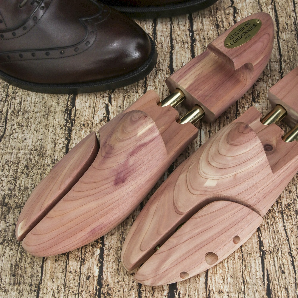 코르도니에르 삼나무 우드핸들 슈트리