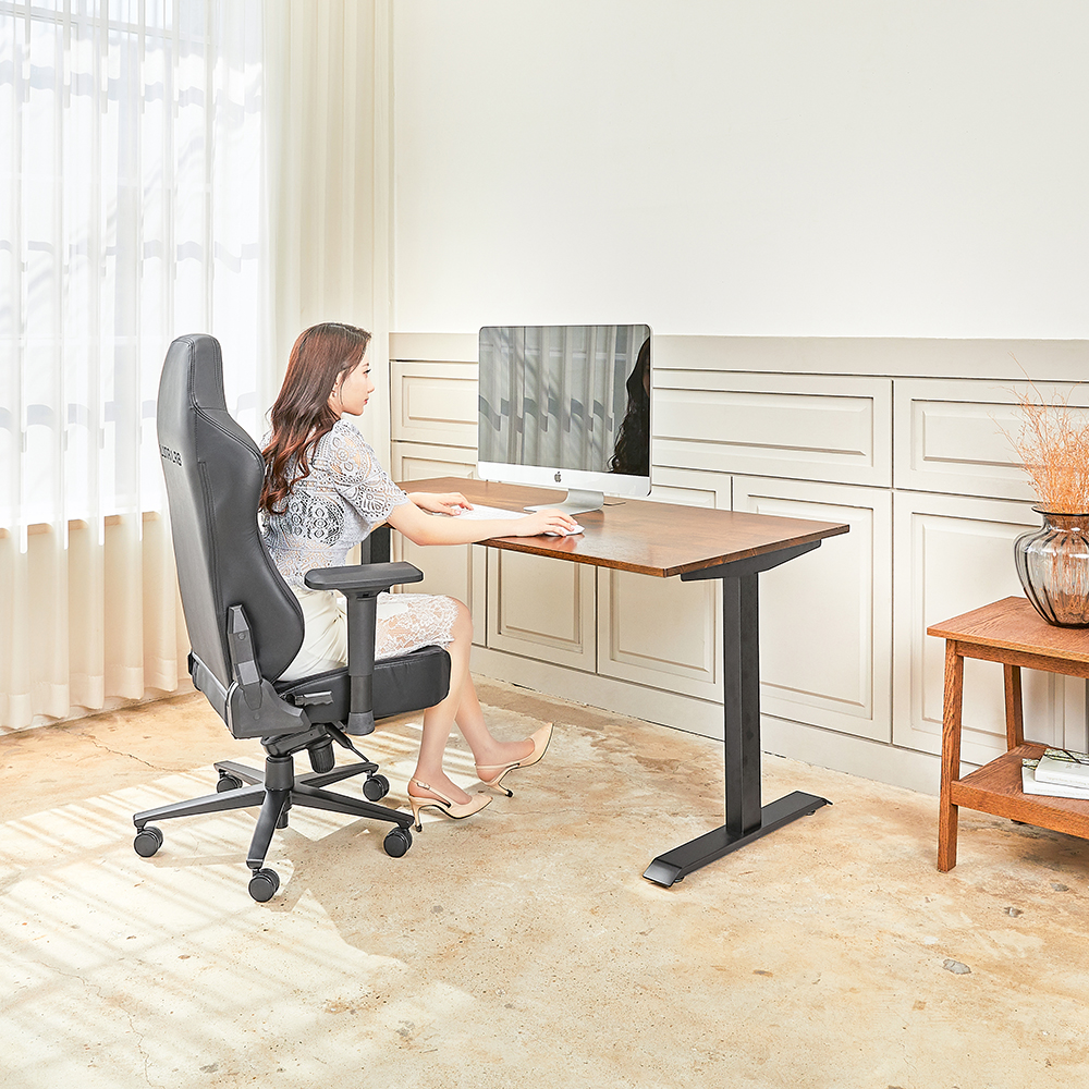 루나랩 컴퓨터책상 거실 서재 1인용 게이밍 책상 블랙커브1500 기사설치