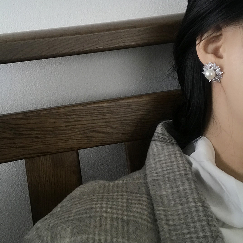 눈꽃 마드리드펄 진주 큐빅 귀걸이 Earrings - 상세 이미지 2