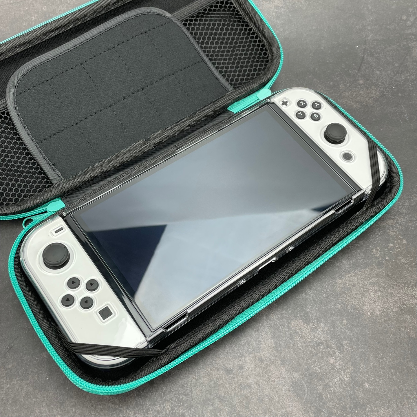 닌텐도 스위치 파우치 추천 하드 케이스 가벼운 케이스 사용후기