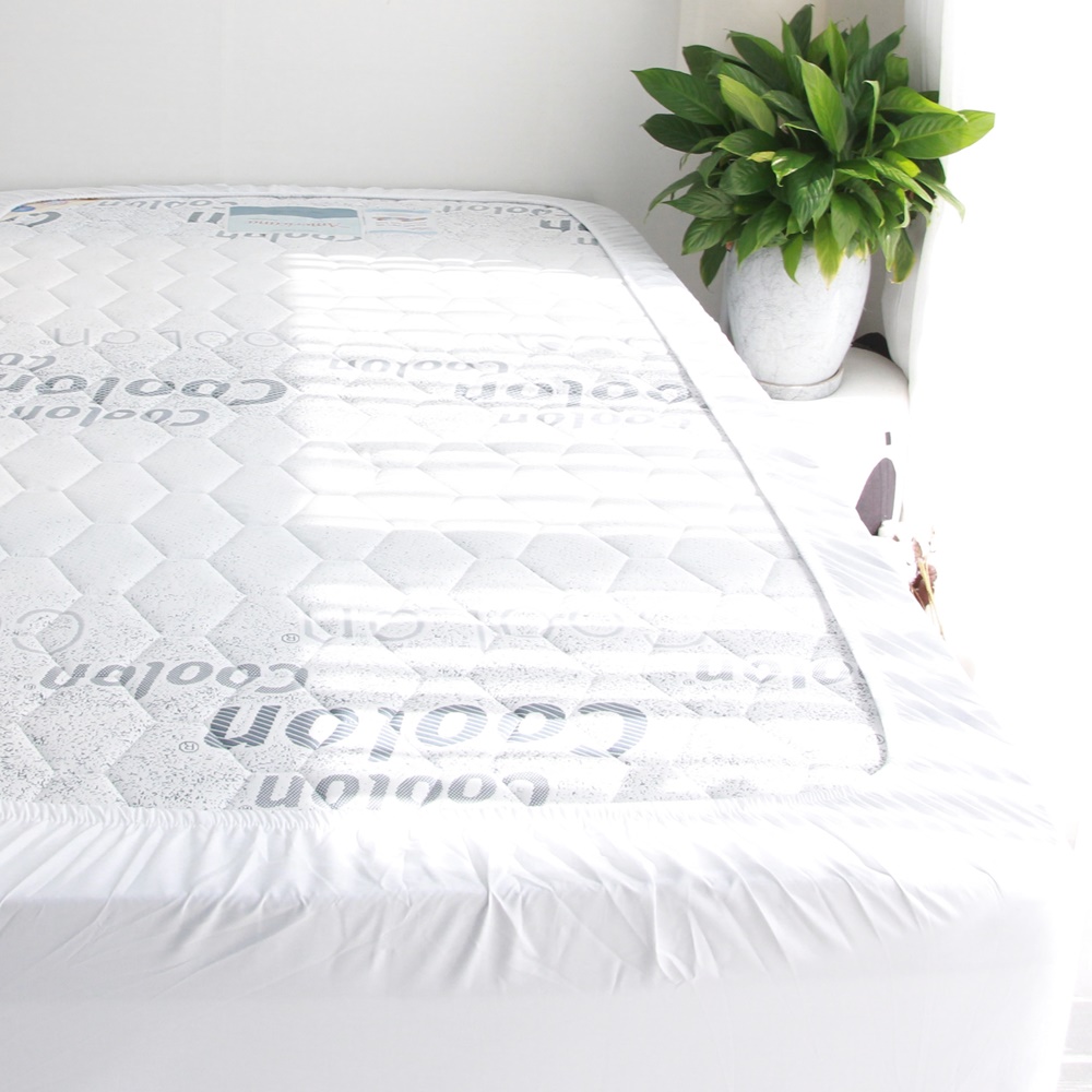 포송한 누빔 침대 매트리스 커버 SS