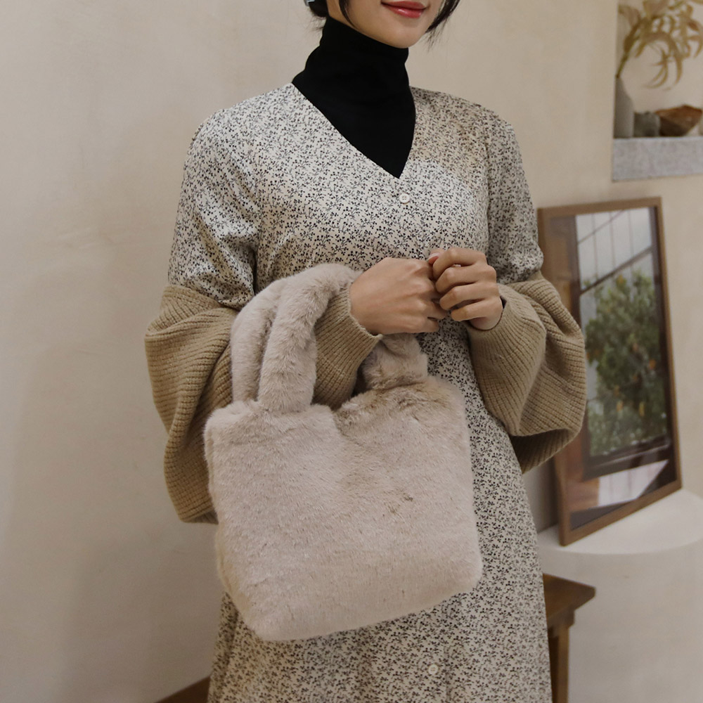 퍼밍 페이크퍼 스퀘어 퍼가방 토트백 - 상품 이미지