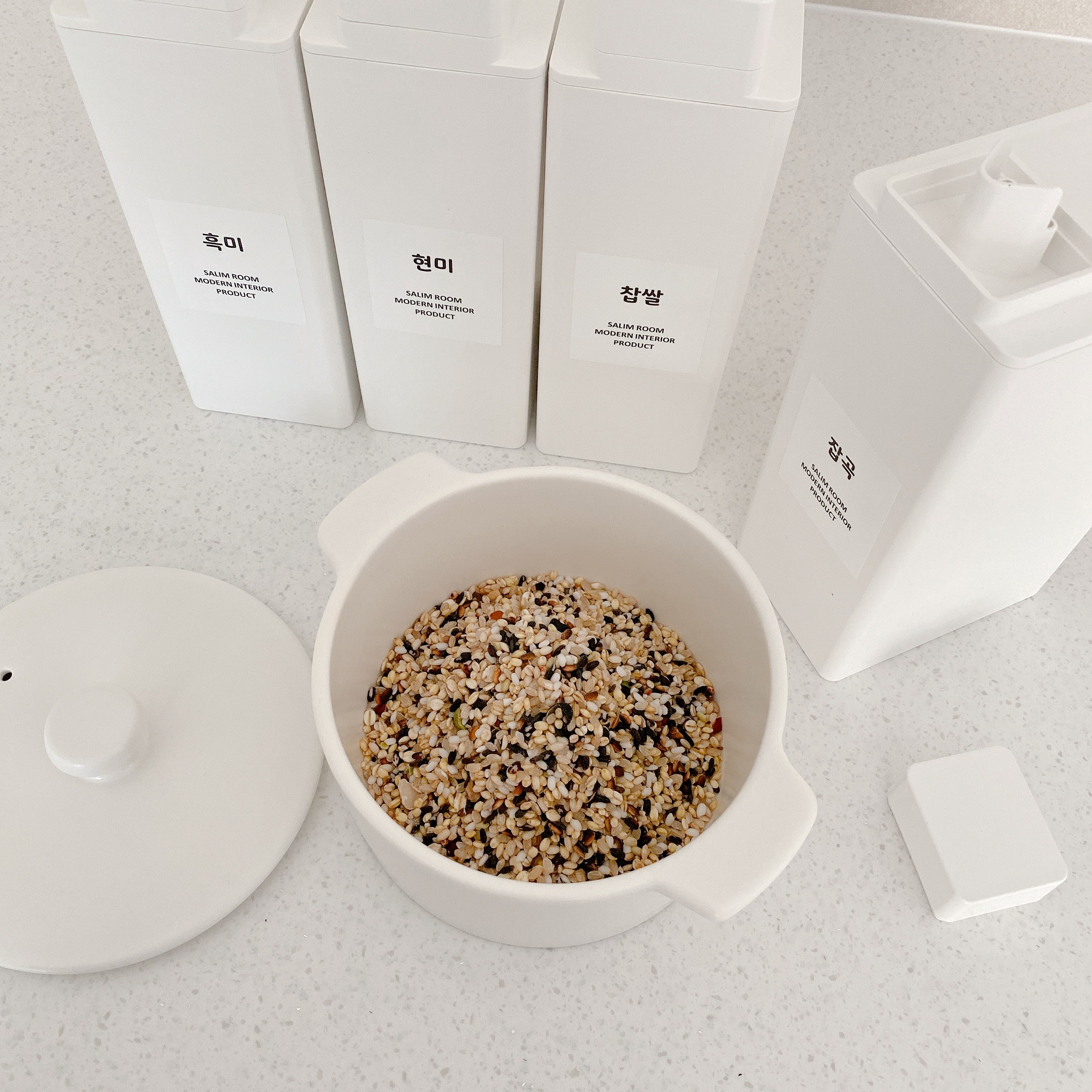 살림공간 잡곡통 이중캡 사각 쌀통 냉장고정리용기 휴대용1kg - 상세 이미지 2
