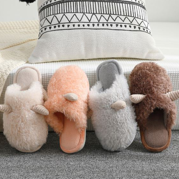 귀여운 양머리 뿔 털 캐릭터 실내화 퍼 따듯한 겨울 슬리퍼 사무실 보온 방한 학원 층간소음