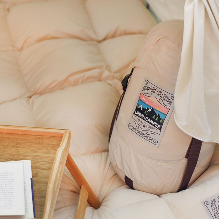 어반캠퍼 다우니페더 덕다운 침낭 차박 백패킹 캠핑침낭 오리털 충전재 900g, 밀키베이지