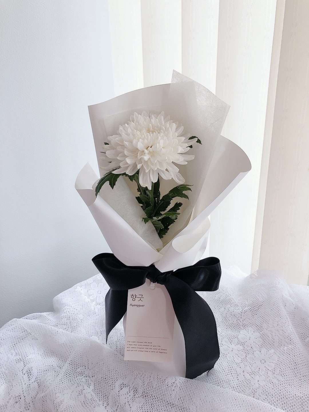 [무료배송]  한식, 성묘, 산소, 납골당, 49재 1주기 반려동물 장례식 흰국화 생화 조화 꽃다발 - 상세 이미지 5