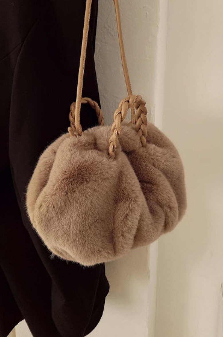 피너스 퍼 겨울 숄더백