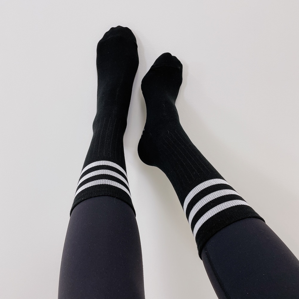 로라벨 삼선 필라테스양말 요가양말 논슬립 토삭스 미끄럼방지 홈트 니삭스 댄스 무용 롱삭스 - 상세 이미지 3