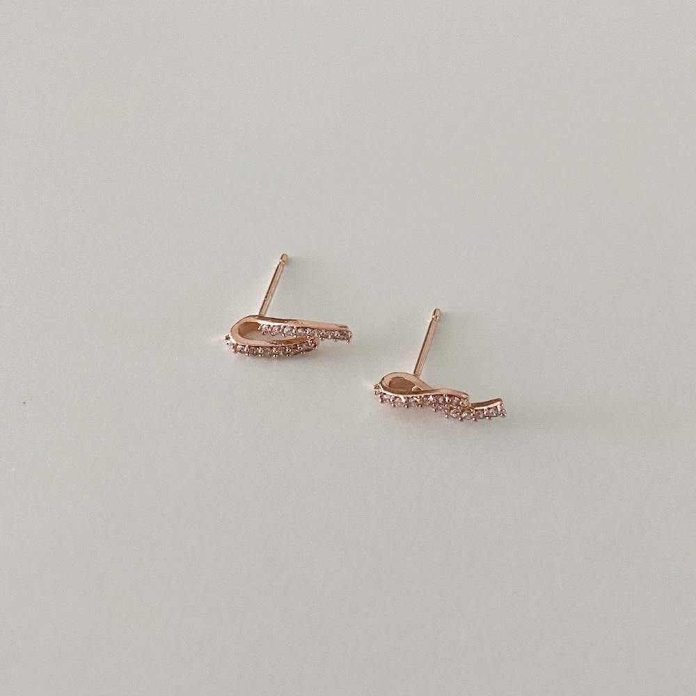 14K 골드필드침 소피아 큐빅 테일 무알러지 금침귀걸이 - 상세 이미지 2