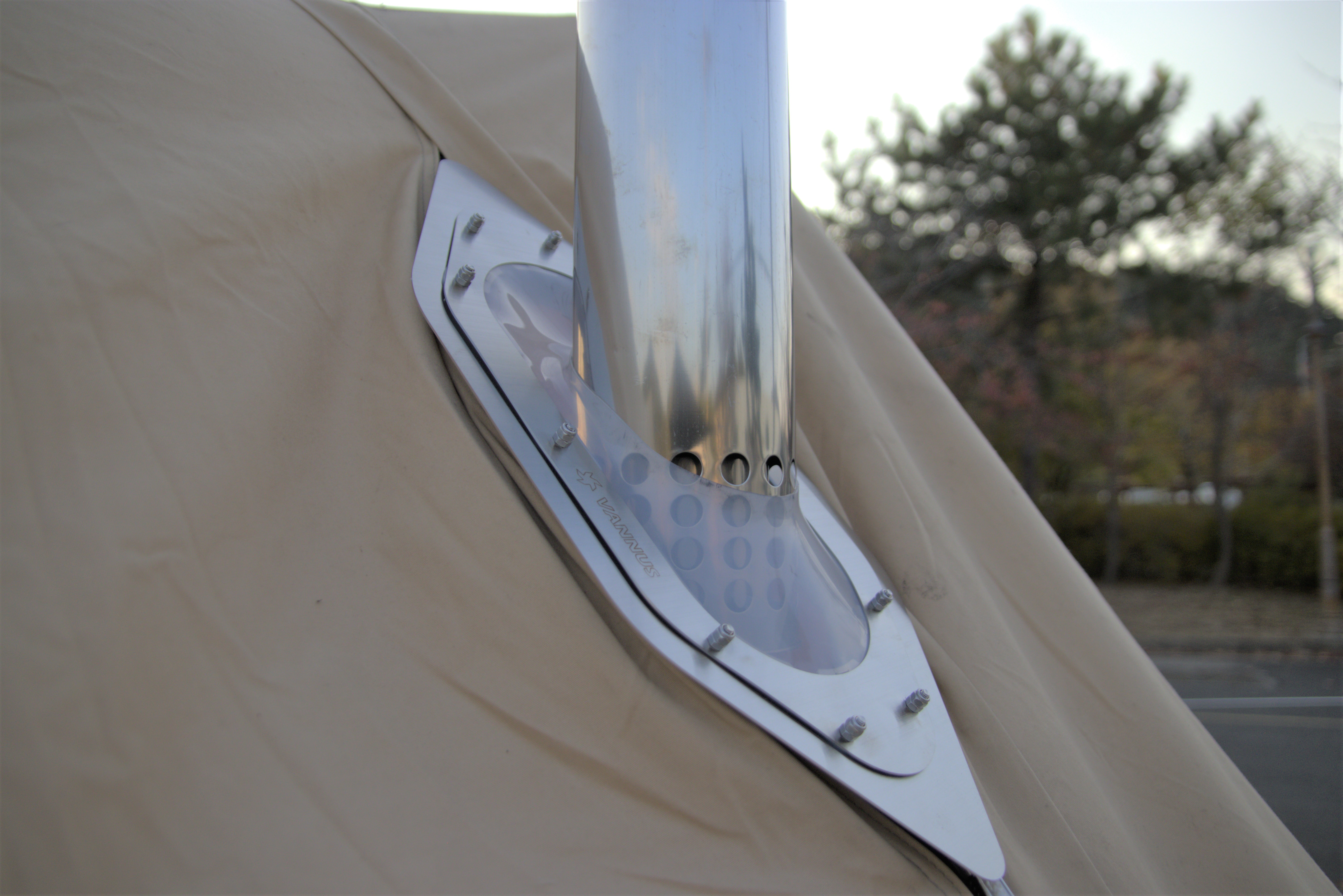 경사면용 텐트 스킨 보호대 가드 홀잭 화목 펠렛 난로 바누스 스토브 연통 보호