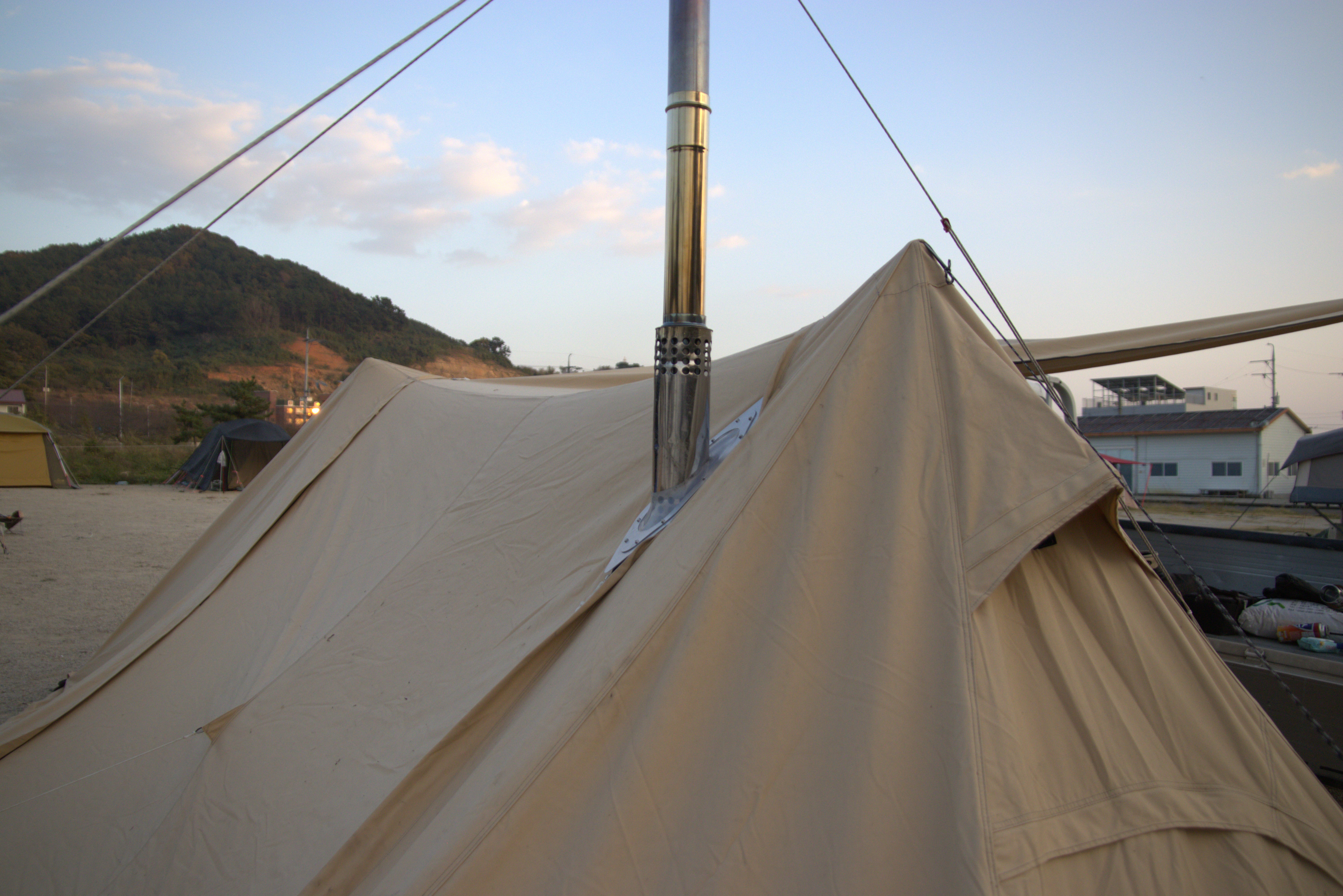 경사면용 텐트 스킨 보호대 가드 홀잭 화목 펠렛 난로 바누스 스토브 연통 보호