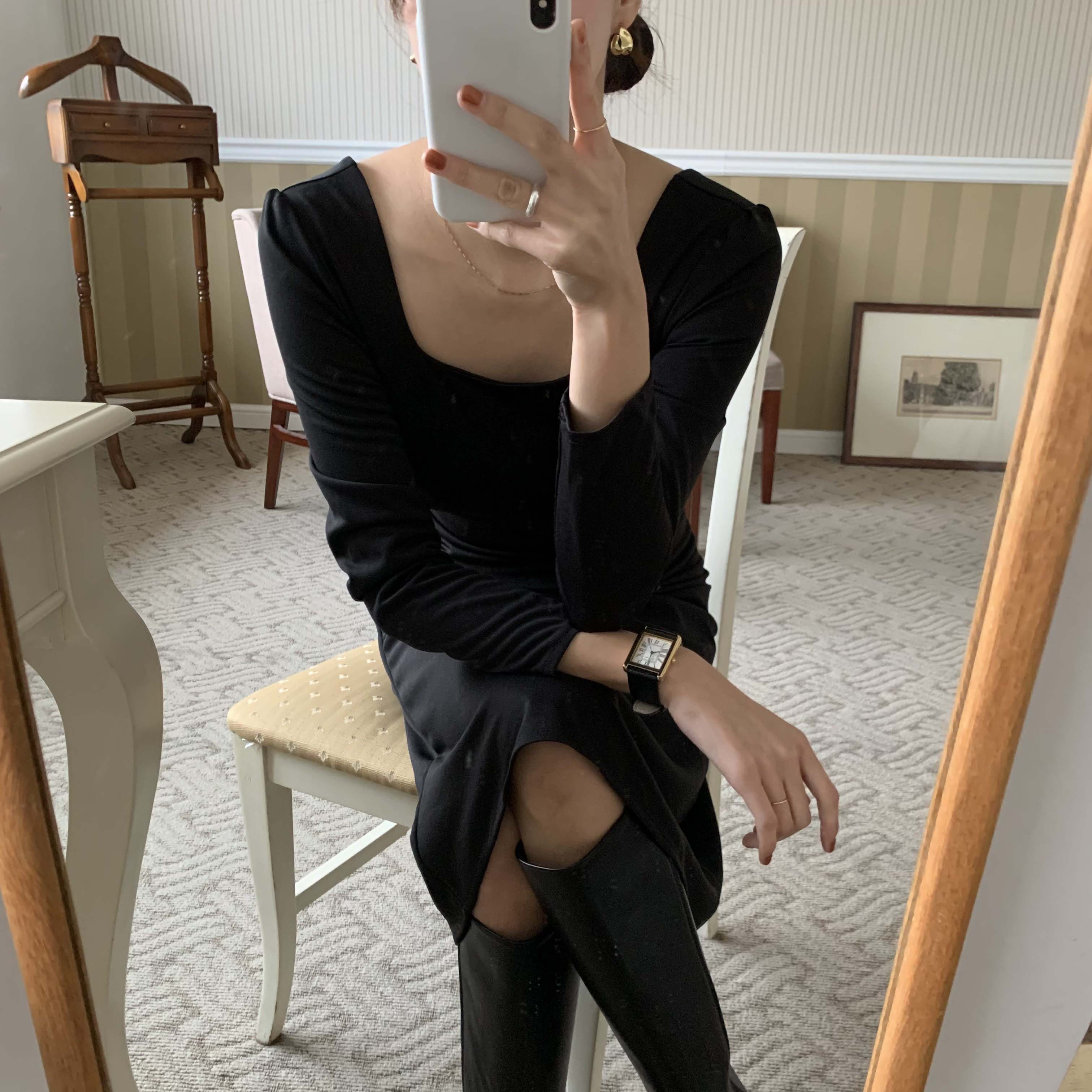 지젤 스퀘어넥 허리 셔링 h라인 여성 겨울 모임 하객 연말 블랙 뒷트임 반전 롱 원피스 이미지 4