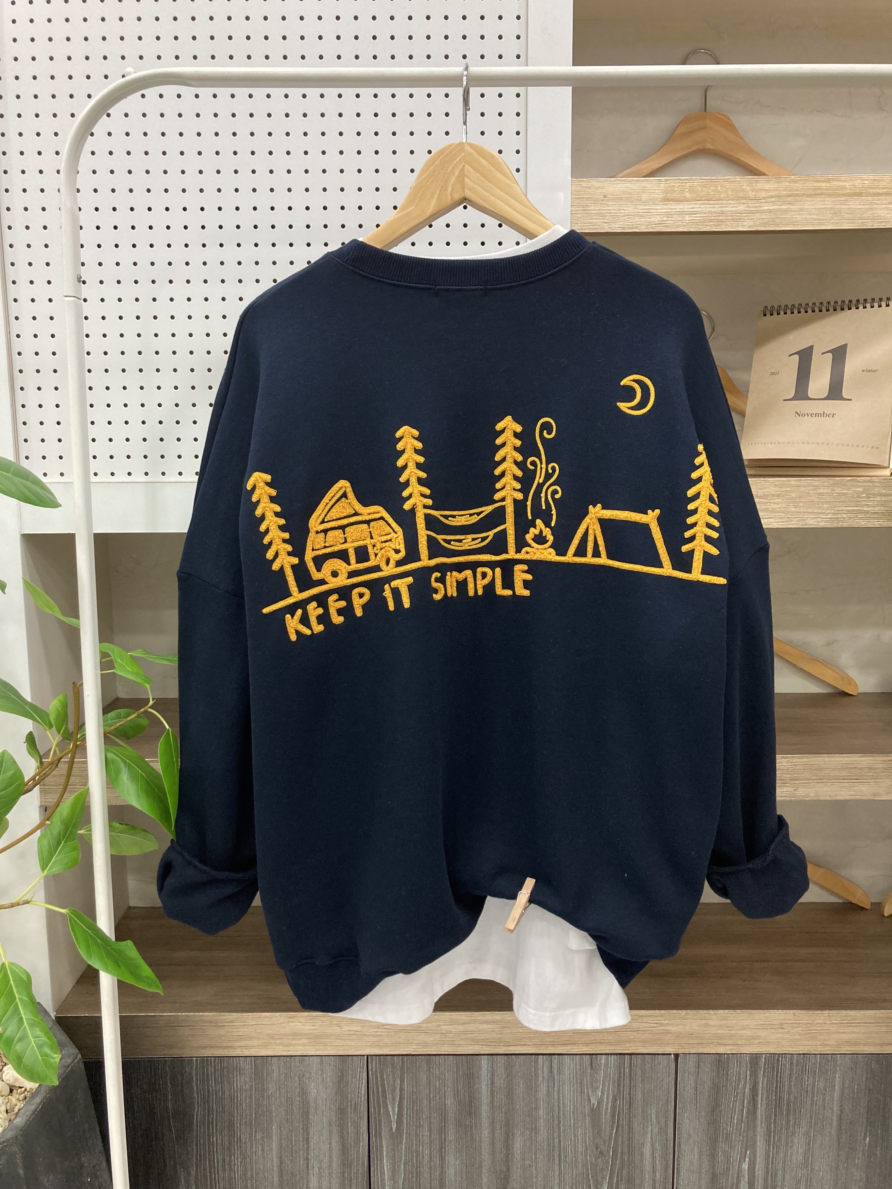 남자 글램핑 자수 기모 오버핏 맨투맨