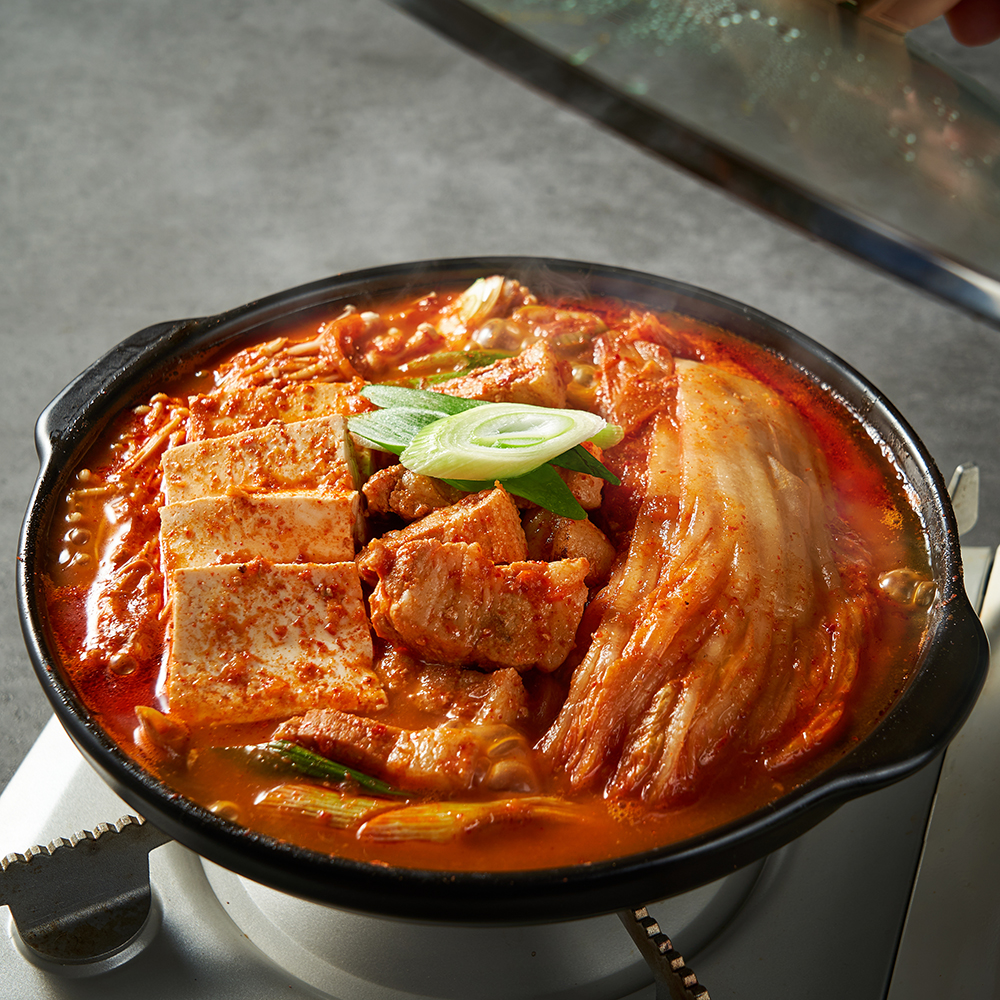 김치찌개 삼겹살묵은지 865g 2인분 밀키트 - 상품 이미지