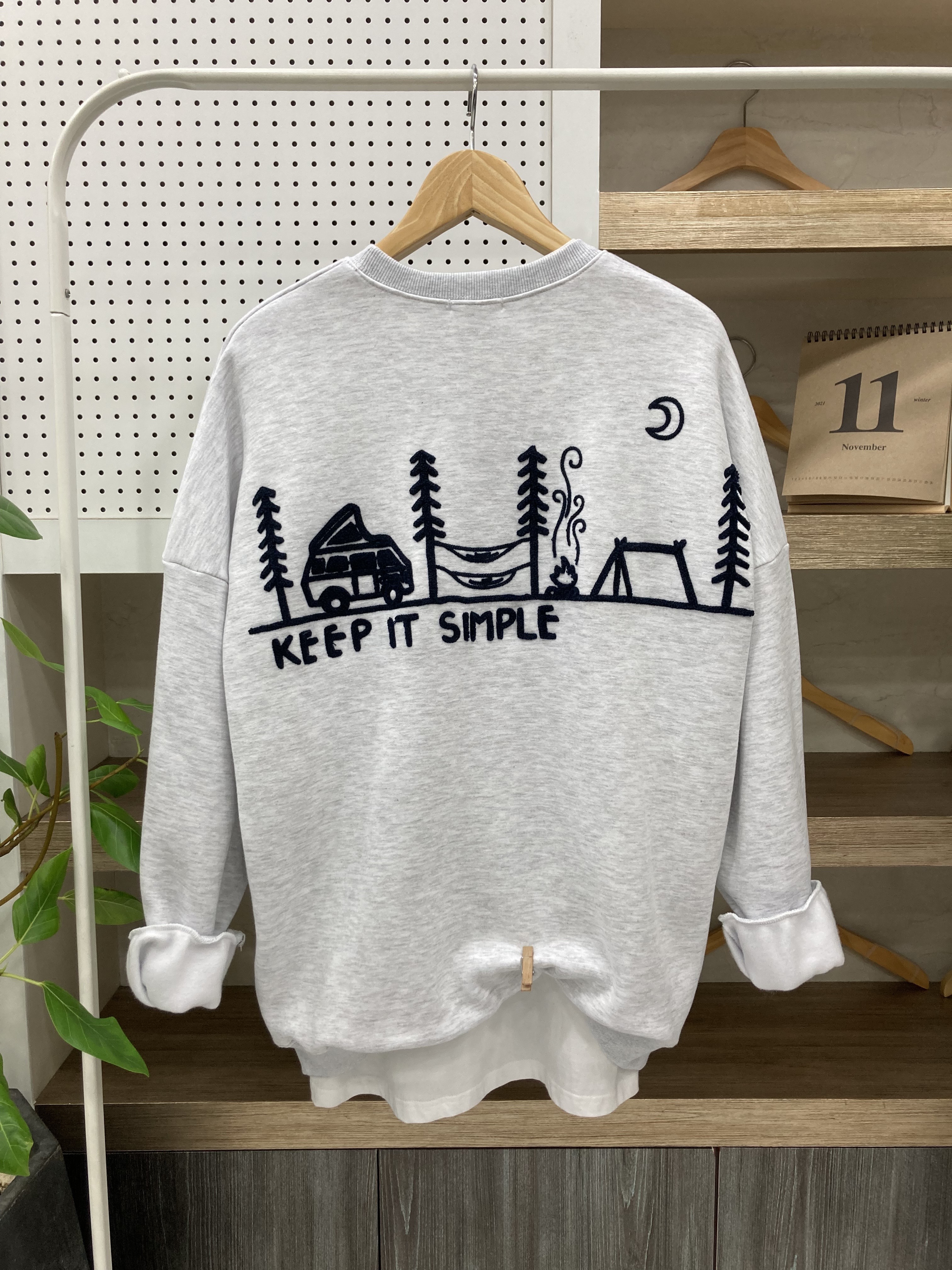 남자 글램핑 자수 기모 오버핏 맨투맨