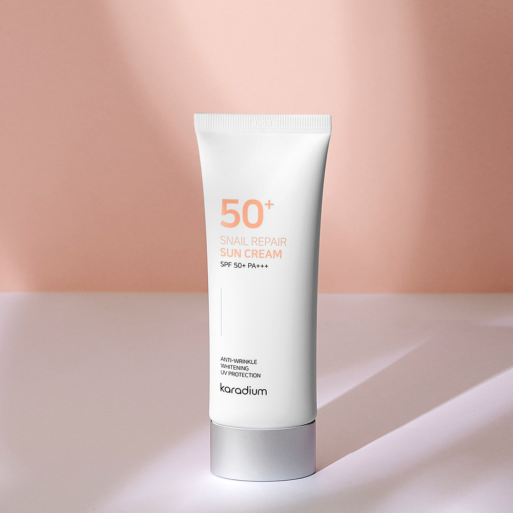 카라디움 스네일 리페어 톤업 선크림 SPF50+ PA+++ 이미지 3