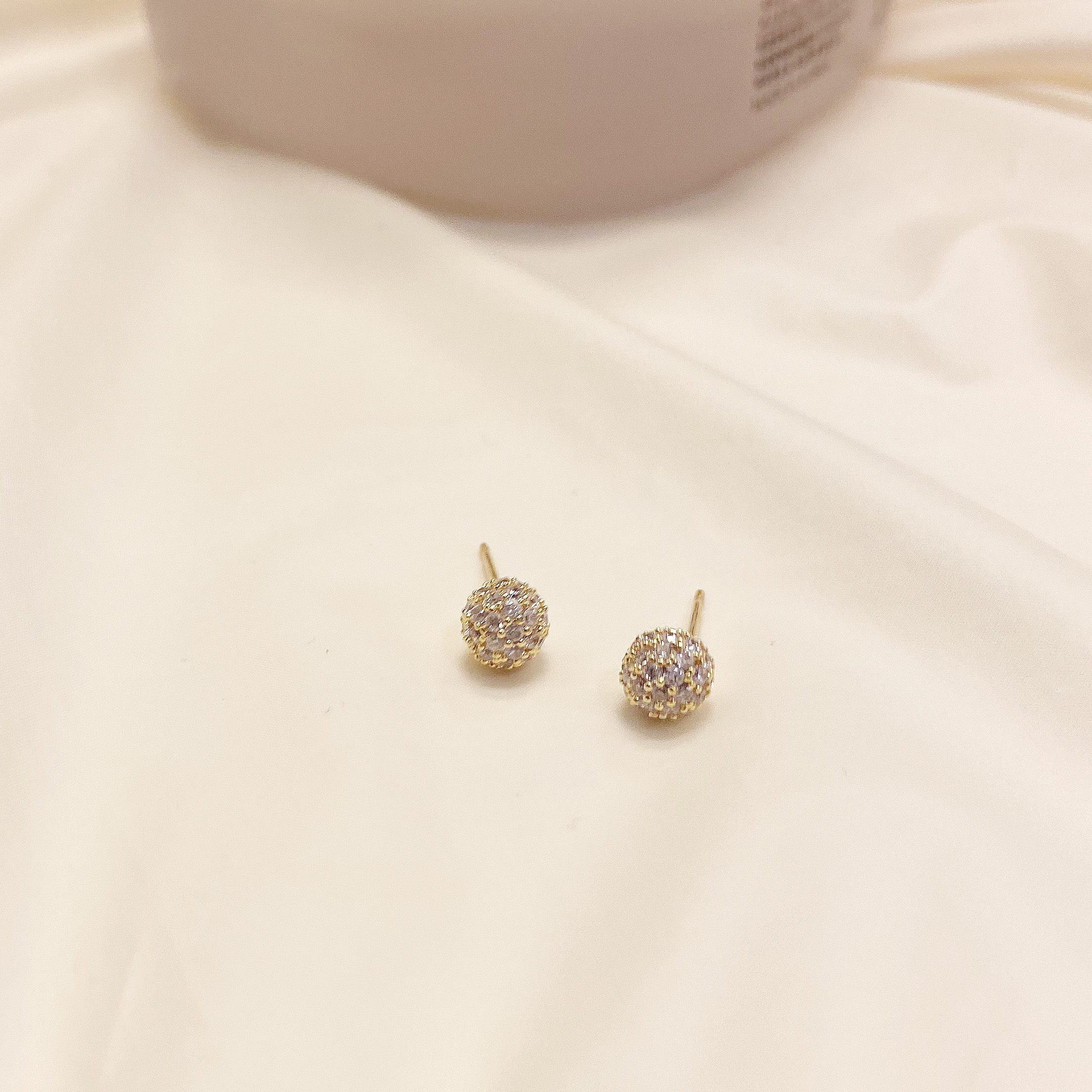 14K 골드필드침 데일리 6mm 미러볼 큐빅 무알러지 금침귀걸이 - 상세 이미지 2
