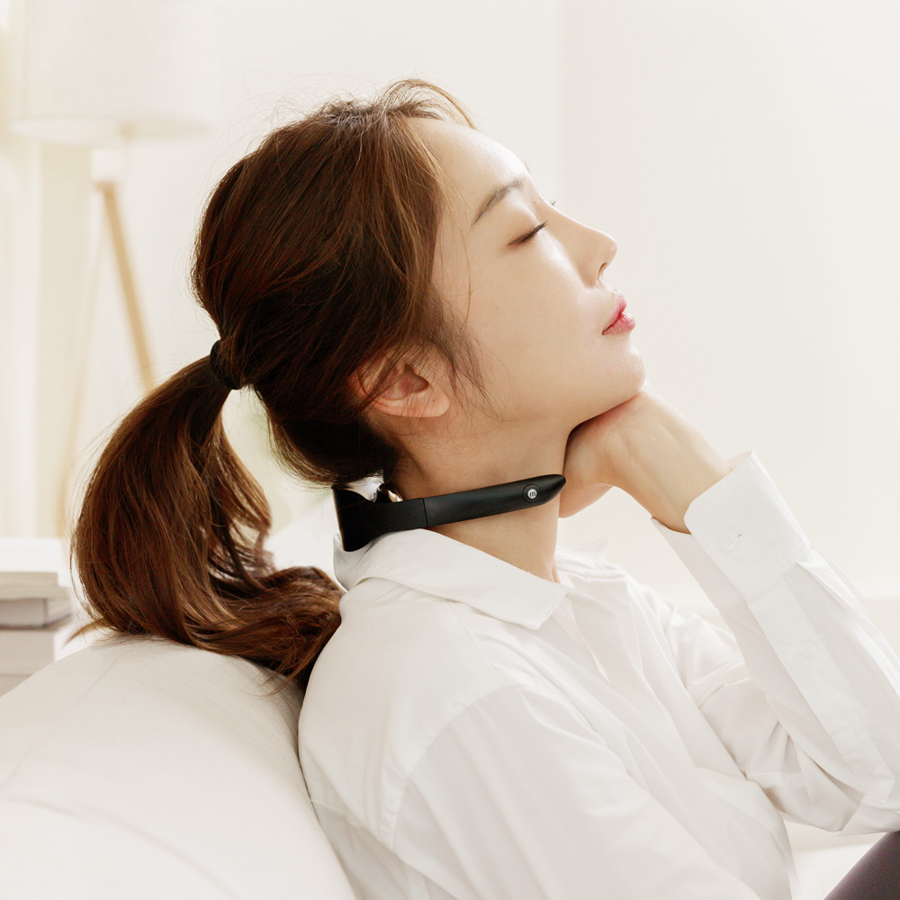 멜킨 저주파 목마사지기 엘튼 넥테라피스트 무선 휴대용 온열 목 안마기 넥마사지 클래식블랙