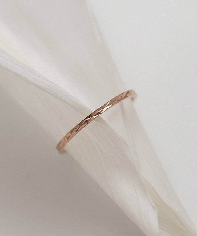 컷팅 디자인 슬림한 써지컬스틸 가드링 실반지 - 메인 이미지