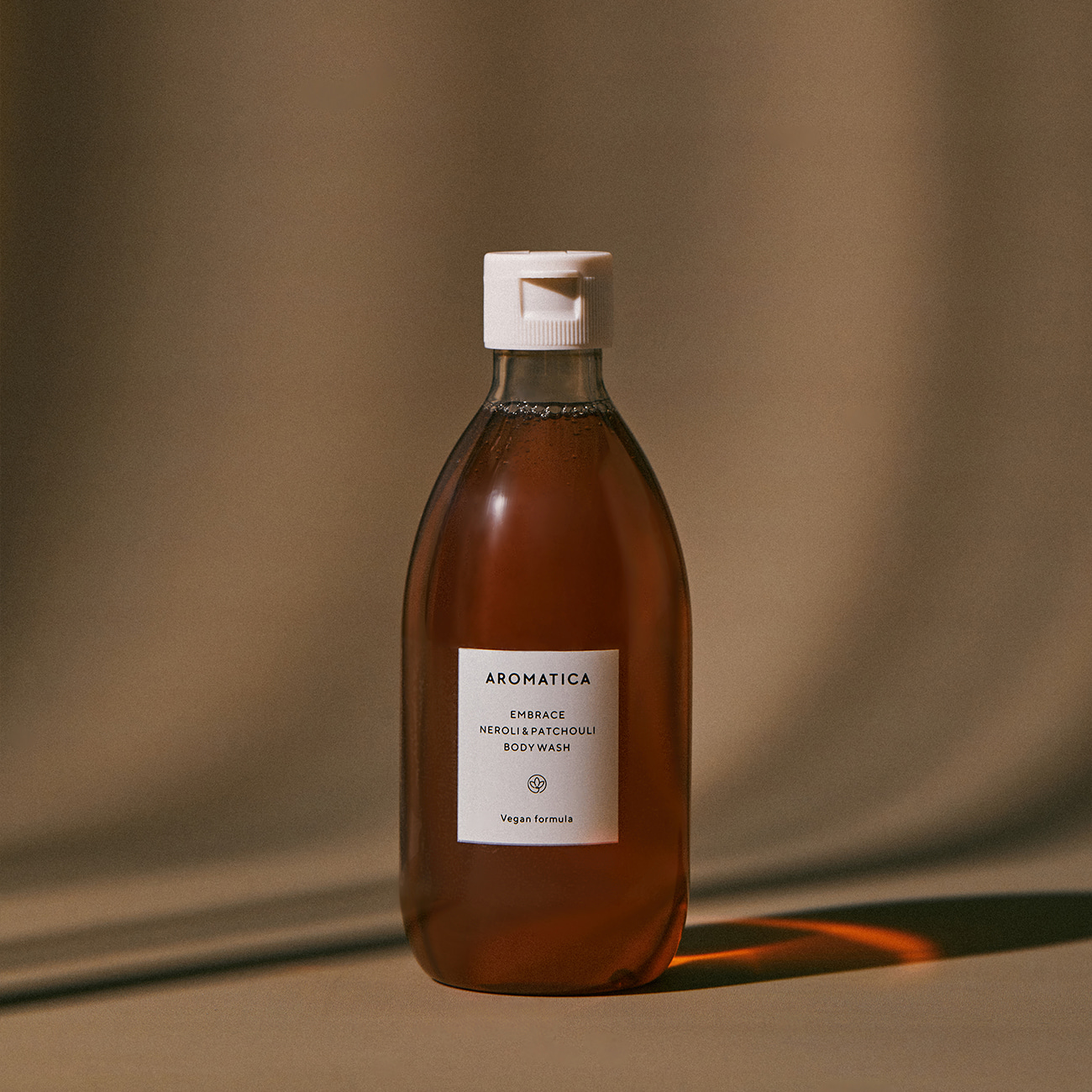 아로마티카 임브레이스 바디워시 네롤리 & 패츌리 300ML 향좋은 바디워시 클렌져 샤워 젤 이미지 2