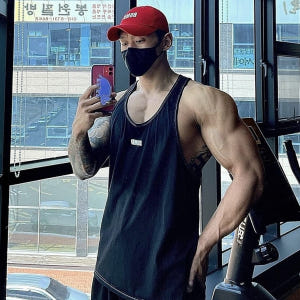 비스트모드 스몰로고 실배색 남자 헬스나시 짐웨어 032 BSMD 착용 후기 | 사이즈/핏 총정리 - 상품 이미지 1