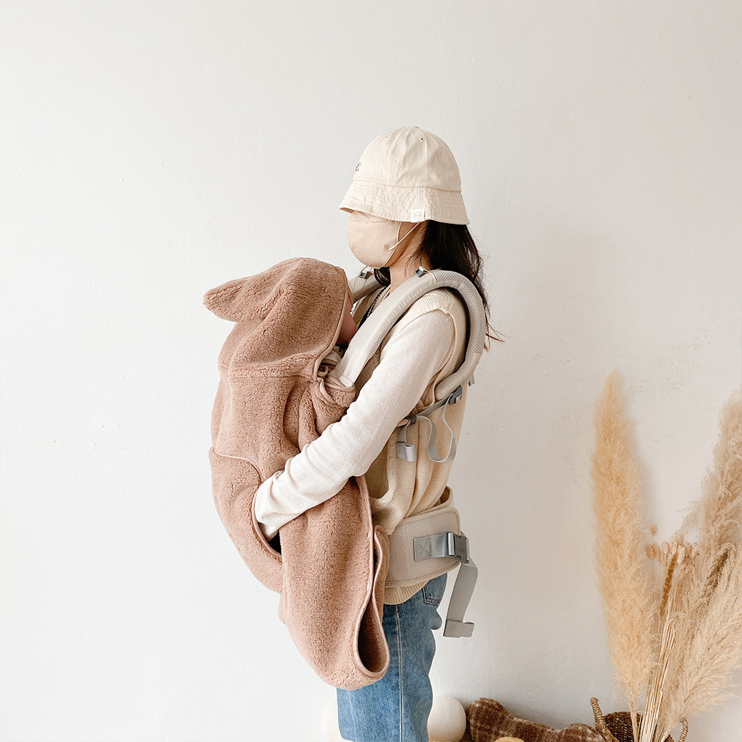 [마롤로뜨] 아기띠 워머 뽀글이 극세사 아기망토 바람막이 담요 겨울 사계절 포함