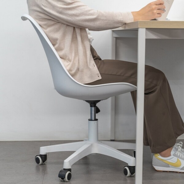 심플 인테리어 바퀴 의자 컴퓨터 pc 게이밍 학생 사무실 학원 미용실 카페 모던 소품
