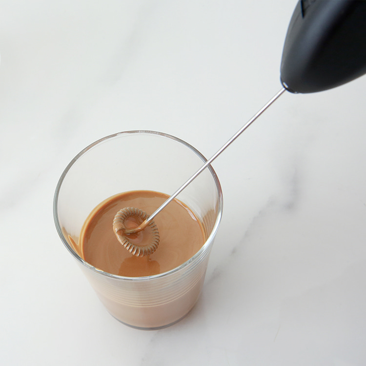 FROTHER 전동 우유거품기 블랙 6123.4715