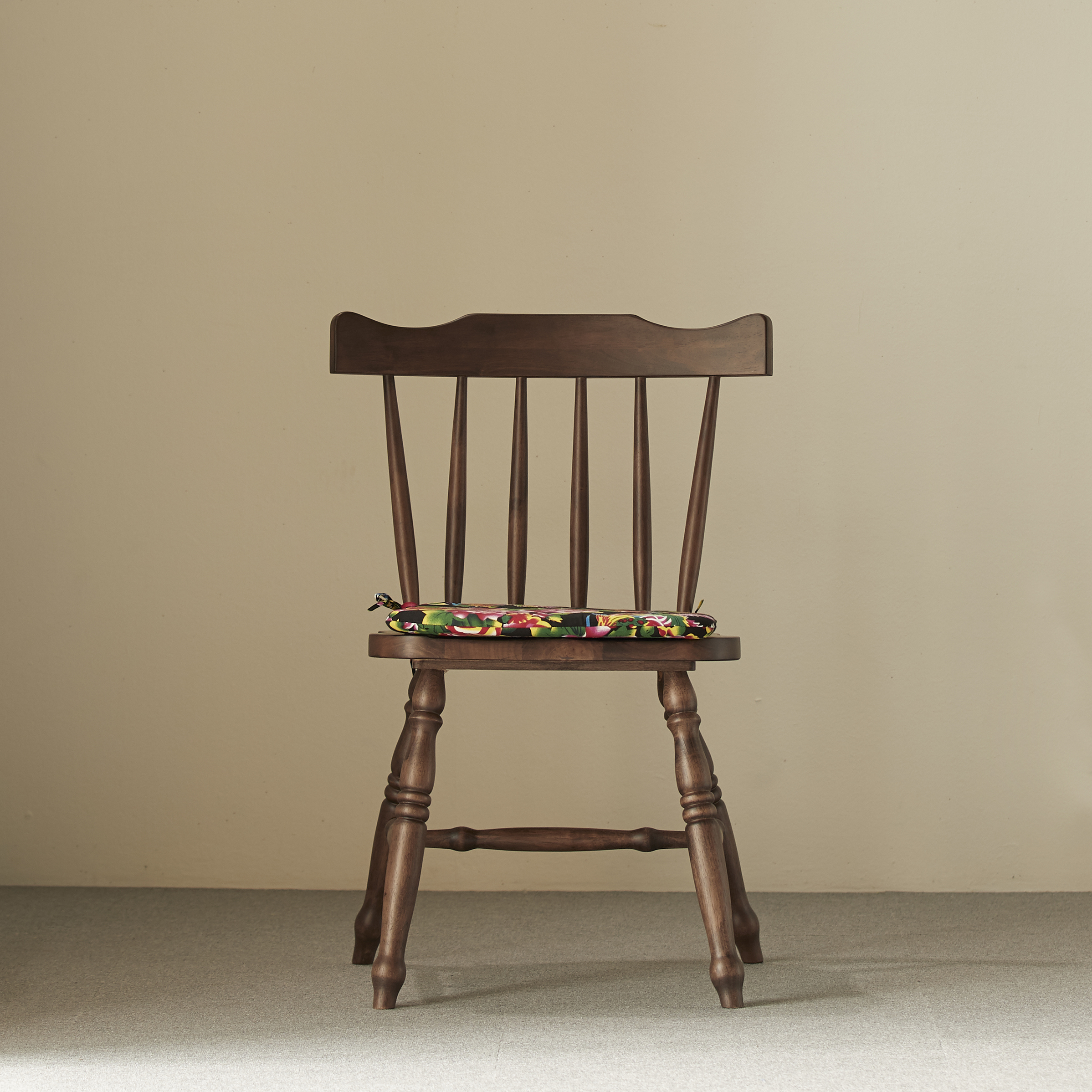 로맨틱캬바레 1962 체어 카페 의자 고무나무 원목 빈티지 엔틱