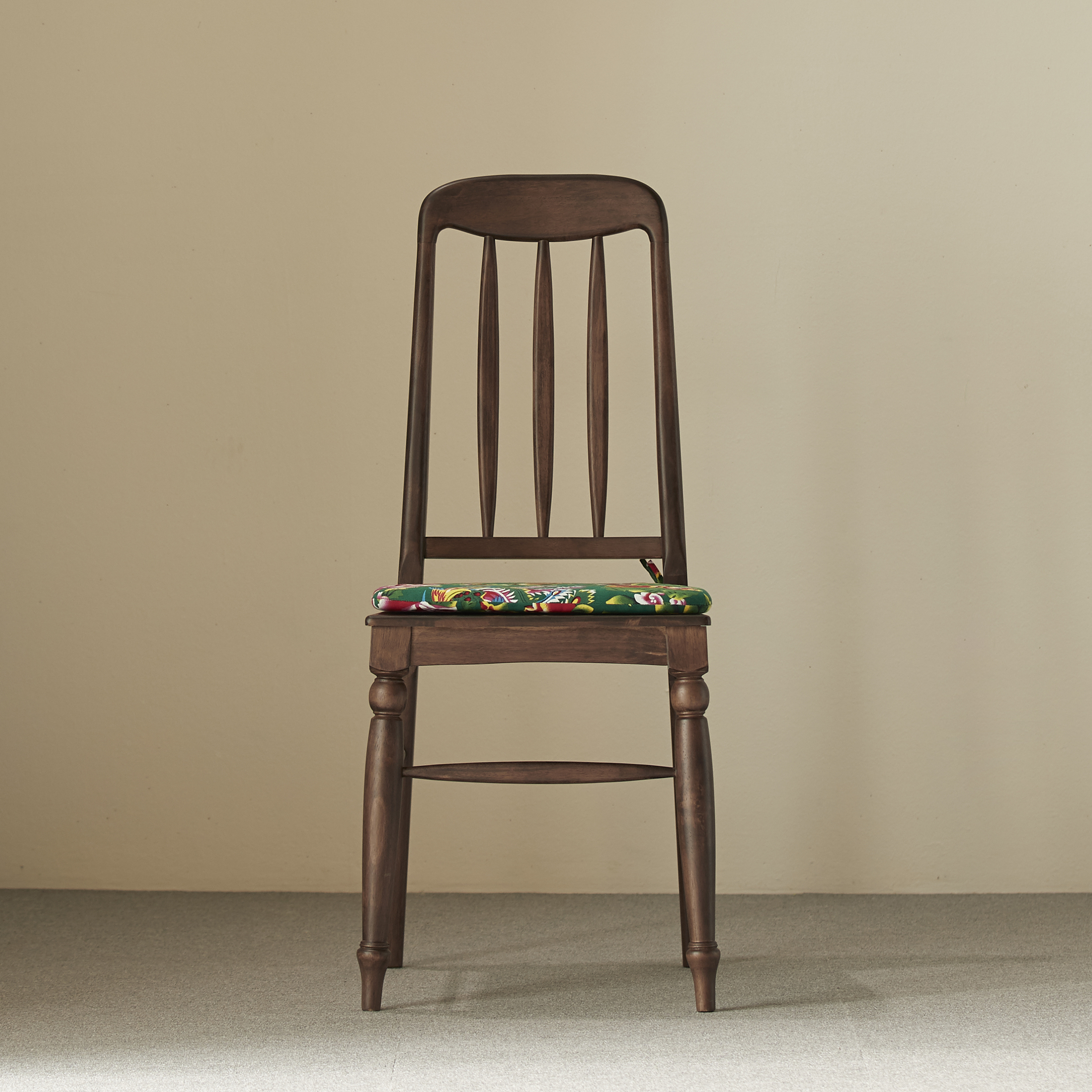 로맨틱캬바레 1961 체어 카페 의자 고무나무 원목 빈티지 엔틱