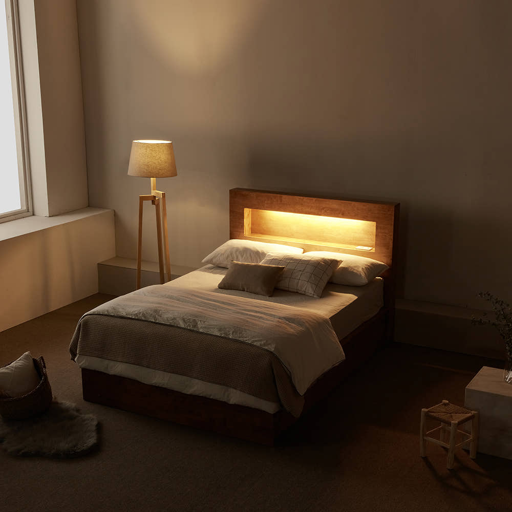 슬립퍼 원목 침대 설치 컷