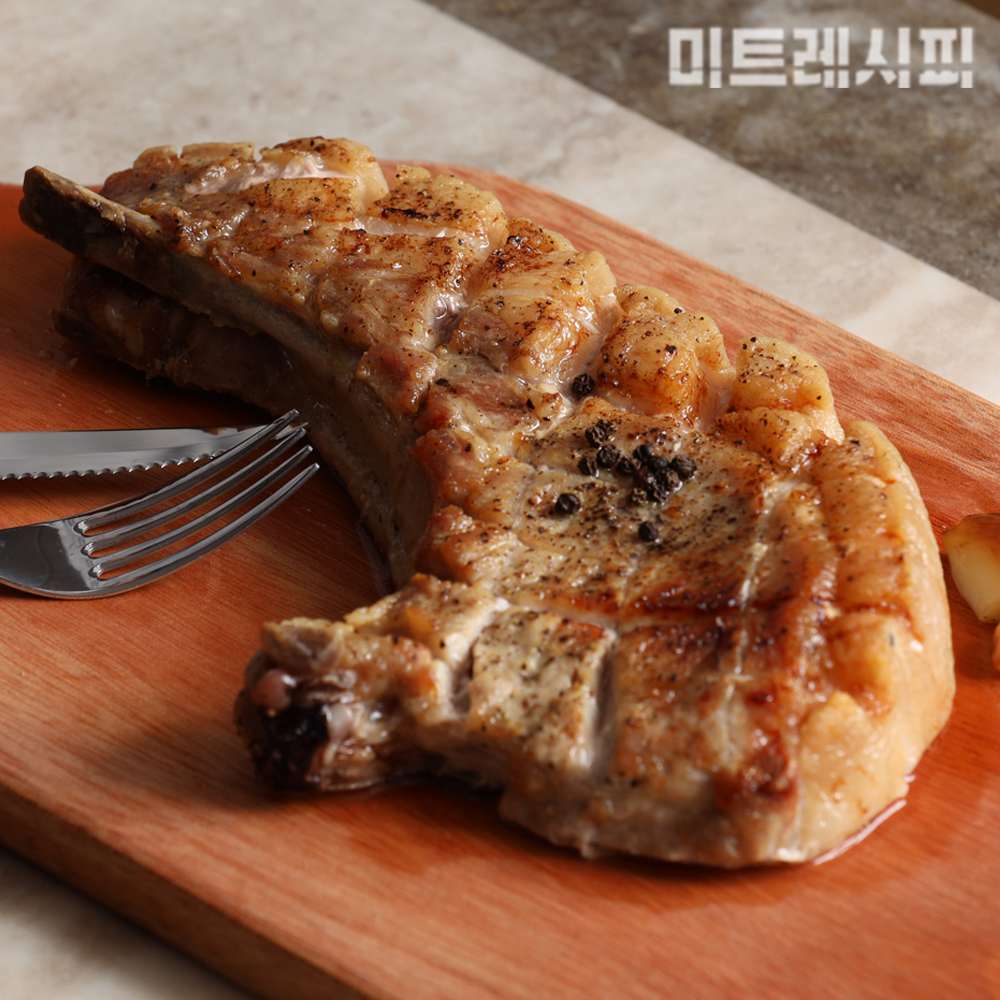 1등급 숙성 한돈 암퇘지 돈토마호크 500g-600g 냉장 국내산 돈마호크 목삼겹 뼈삼겹 이미지 7