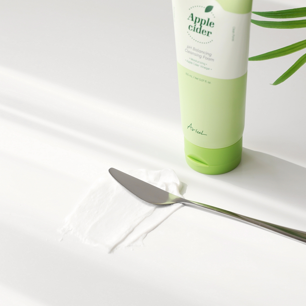 아리얼 애플사이다 pH 밸런싱 약산성 폼 클렌징 150ml, 1개 이미지 2